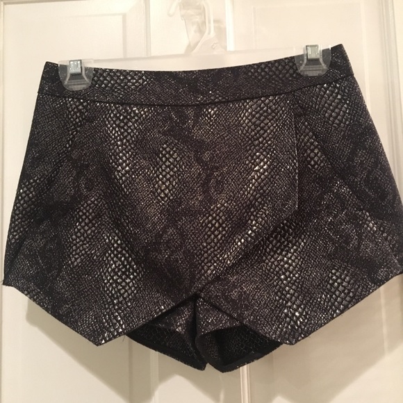 Express Dresses & Skirts - Express Skort